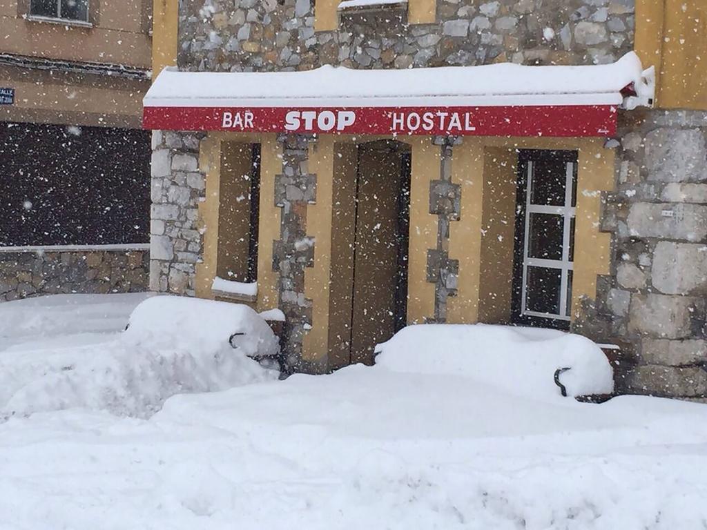 Hostal Bar Stop Hotel Velilla del Rio Carrion Exterior photo